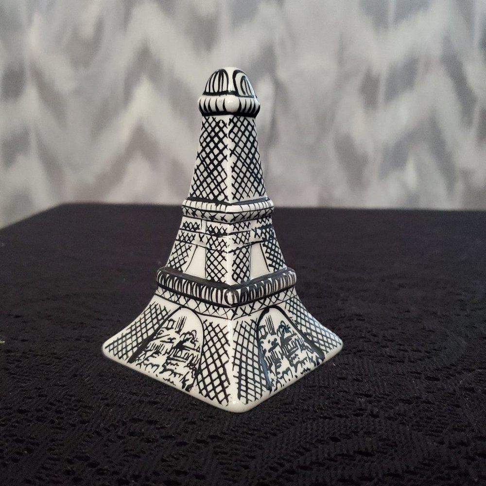 🤩3/$15! Mikasa "Parisian Scenes" pepper shaker - Picture 2 of 4